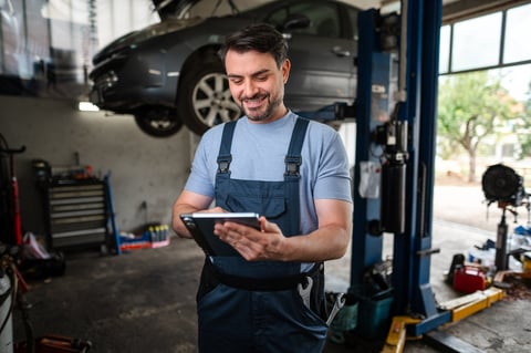 Mechanic with tablet